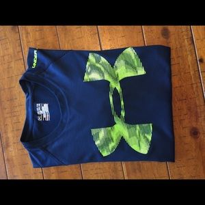 Men’s Medium Under Armour Short Sleeve tee